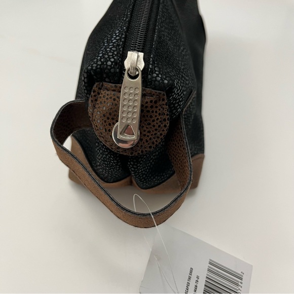 NWT Manscaped Men's "The Shed" Grab-And-Go Traveling Bag Toiletries Lightweight - Picture 6 of 9